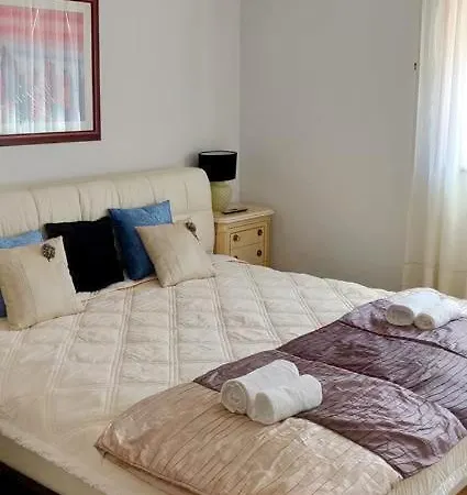 2 Bedrooms Appartement With Furnished Terrace And Wifi At Rio Tinto Apartament *